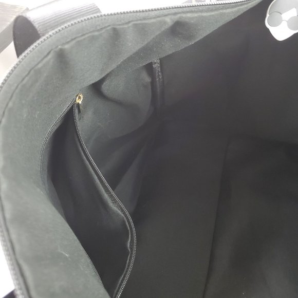 Alice + Olivia Daisy Print Large Multi-Pocket Duffel Bag - Picture 11 of 13